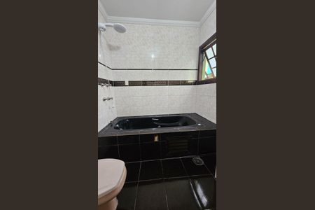 Casa à venda com 235m², 3 quartos e 4 vagasBanheiro