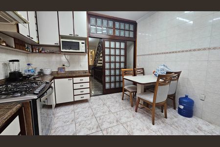 Casa à venda com 235m², 3 quartos e 4 vagasCozinha