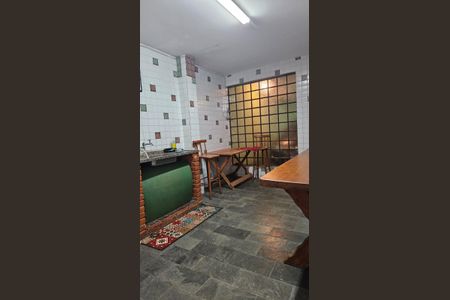 Casa à venda com 235m², 3 quartos e 4 vagasÁrea externa