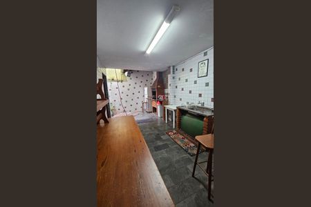 Casa à venda com 235m², 3 quartos e 4 vagasÁrea externa