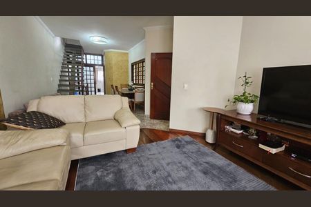 Casa à venda com 235m², 3 quartos e 4 vagasSala