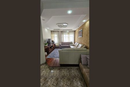 Casa à venda com 235m², 3 quartos e 4 vagasSala