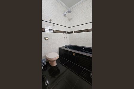 Casa à venda com 235m², 3 quartos e 4 vagasBanheiro