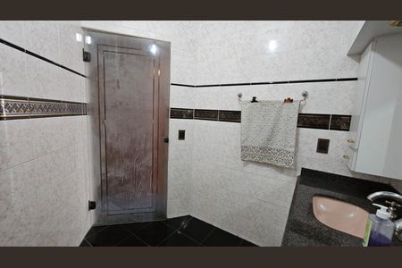 Casa à venda com 235m², 3 quartos e 4 vagasBanheiro