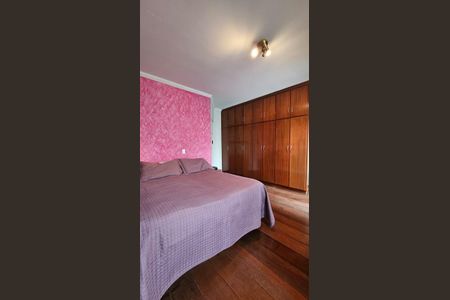 Casa à venda com 235m², 3 quartos e 4 vagasQuarto