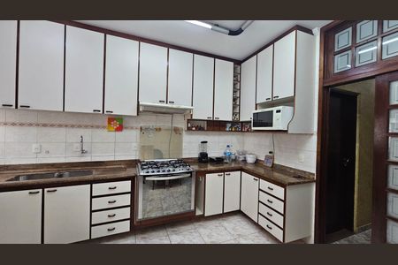 Casa à venda com 235m², 3 quartos e 4 vagasCozinha