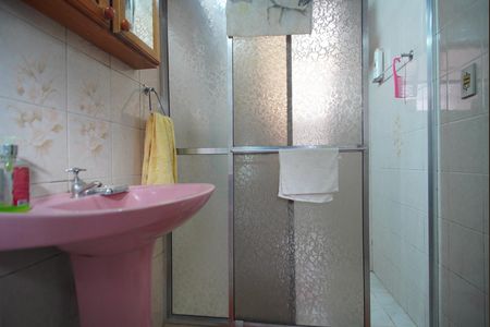 Banheiro Corredor de casa à venda com 2 quartos, 300m² em Jardim Carvalho, Porto Alegre