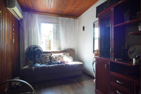 Sala de casa à venda com 2 quartos, 300m² em Jardim Carvalho, Porto Alegre