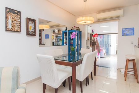 Sala de casa à venda com 3 quartos, 187m² em Aberta dos Morros, Porto Alegre