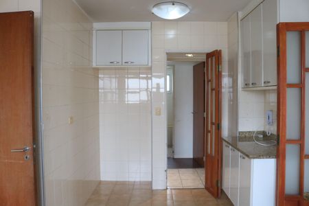 Apartamento à venda com 131m², 4 quartos e 3 vagasCozinha