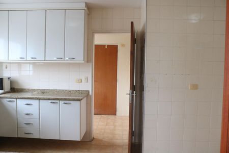 Apartamento à venda com 131m², 4 quartos e 3 vagasCozinha