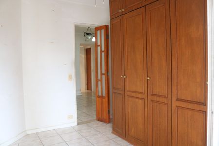 Apartamento à venda com 131m², 4 quartos e 3 vagasQuarto 01