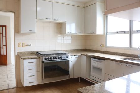 Apartamento à venda com 131m², 4 quartos e 3 vagasCozinha