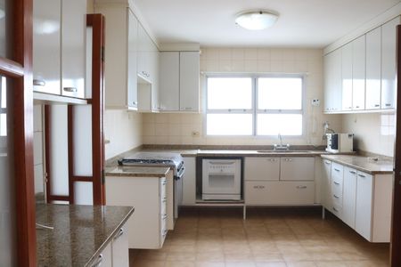 Apartamento à venda com 131m², 4 quartos e 3 vagasCozinha