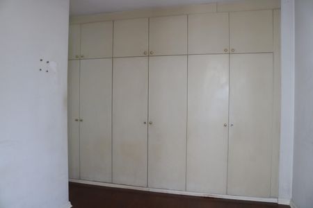 Apartamento à venda com 131m², 4 quartos e 3 vagasQuarto 04