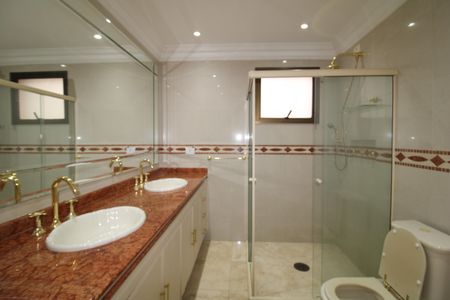 Apartamento para alugar com 206m², 4 quartos e 4 vagasQuarto 1 - Banheiro