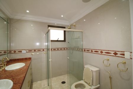 Apartamento para alugar com 206m², 4 quartos e 4 vagasQuarto 1 - Banheiro