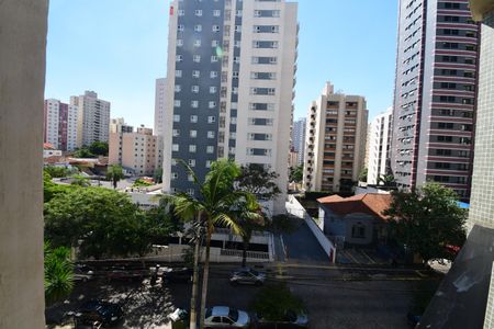 Sala - Vista de apartamento à venda com 1 quarto, 50m² em Cambuí, Campinas