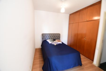 Quarto de apartamento à venda com 1 quarto, 50m² em Cambuí, Campinas