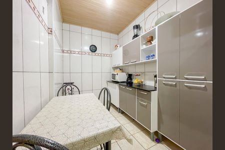 Casa à venda com 100m², 2 quartos e 1 vaga Casa à venda com 100m², 2 quartos e 1 vagaCozinha
