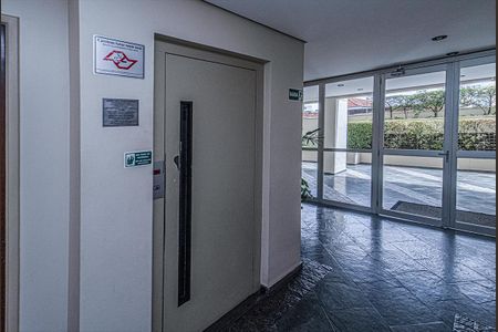 Apartamento para alugar com 65m², 2 quartos e 2 vagashall social_4