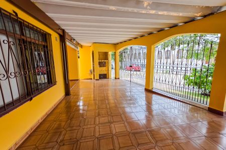 Casa à venda com 152m², 2 quartos e 3 vagas