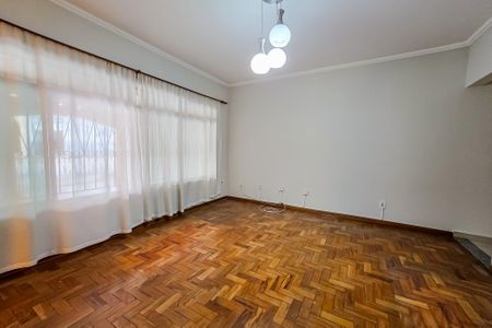 Casa à venda com 152m², 2 quartos e 3 vagas