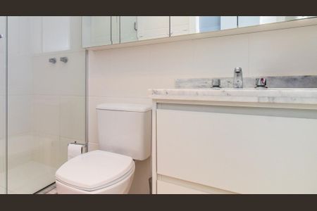 Banheiro de apartamento à venda com 2 quartos, 66m² em Petrópolis, Porto Alegre