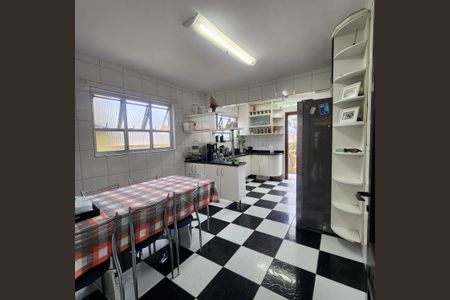 Casa à venda com 220m², 4 quartos e 3 vagasCozinha
