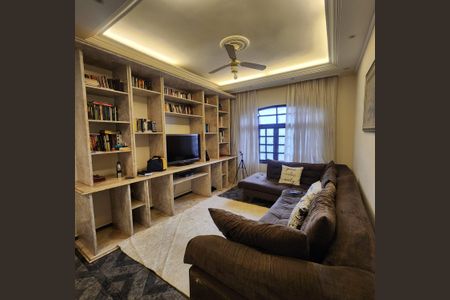 Casa à venda com 220m², 4 quartos e 3 vagasSala