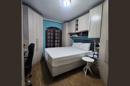 Casa à venda com 220m², 4 quartos e 3 vagasQuarto