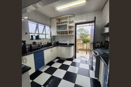 Casa à venda com 220m², 4 quartos e 3 vagasCozinha