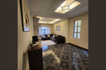 Casa à venda com 220m², 4 quartos e 3 vagasSala