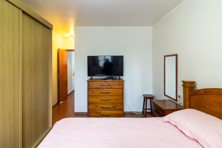 Casa à venda com 214m², 3 quartos e 2 vagas Casa à venda com 214m², 3 quartos e 2 vagasQuarto 1 - Suíte