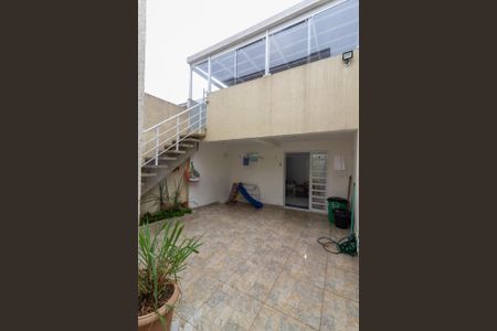 Casa à venda com 214m², 3 quartos e 2 vagas Casa à venda com 214m², 3 quartos e 2 vagasQuintal