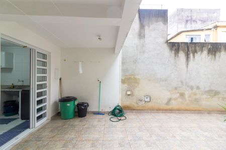 Casa à venda com 214m², 3 quartos e 2 vagas Casa à venda com 214m², 3 quartos e 2 vagasQuintal