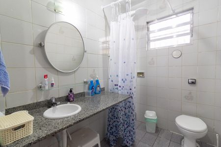 Casa à venda com 214m², 3 quartos e 2 vagas Casa à venda com 214m², 3 quartos e 2 vagasBanheiro Social