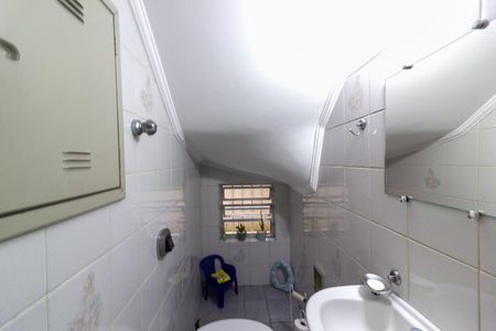 Casa à venda com 214m², 3 quartos e 2 vagas Casa à venda com 214m², 3 quartos e 2 vagasLavabo