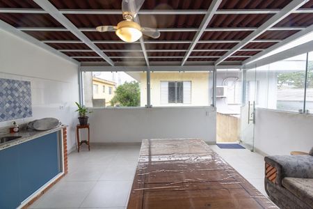 Casa à venda com 214m², 3 quartos e 2 vagas Casa à venda com 214m², 3 quartos e 2 vagasÁrea Gourmet