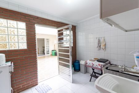 Casa à venda com 214m², 3 quartos e 2 vagas Casa à venda com 214m², 3 quartos e 2 vagasÁrea de Serviço 1