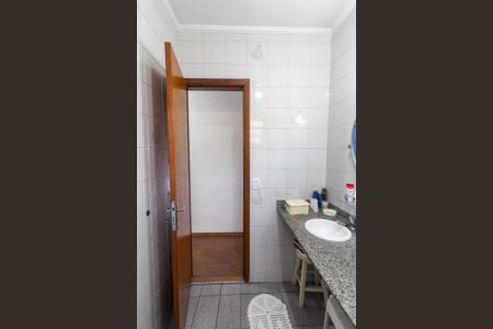 Casa à venda com 214m², 3 quartos e 2 vagas Casa à venda com 214m², 3 quartos e 2 vagasBanheiro Social