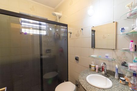 Casa à venda com 214m², 3 quartos e 2 vagas Casa à venda com 214m², 3 quartos e 2 vagasBanheiro Suíte