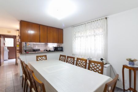 Casa à venda com 214m², 3 quartos e 2 vagas Casa à venda com 214m², 3 quartos e 2 vagasSala de Jantar