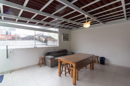 Casa à venda com 214m², 3 quartos e 2 vagas Casa à venda com 214m², 3 quartos e 2 vagasÁrea Gourmet