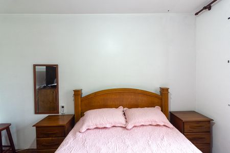 Casa à venda com 214m², 3 quartos e 2 vagas Casa à venda com 214m², 3 quartos e 2 vagasQuarto 1 - Suíte