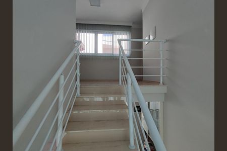Casa de condomínio à venda com 217m², 4 quartos e 4 vagasFoto 01
