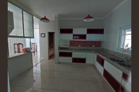 Casa de condomínio à venda com 217m², 4 quartos e 4 vagasFoto 01
