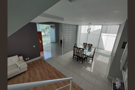 Foto 01 de casa de condomínio à venda com 4 quartos, 217m² em Swiss Park, Campinas