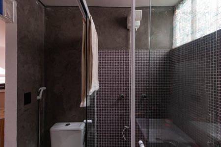 Apartamento à venda com 80m², 2 quartos e sem vagaBanheiro da Suíte