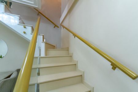 Apartamento à venda com 267m², 4 quartos e 3 vagasEscada